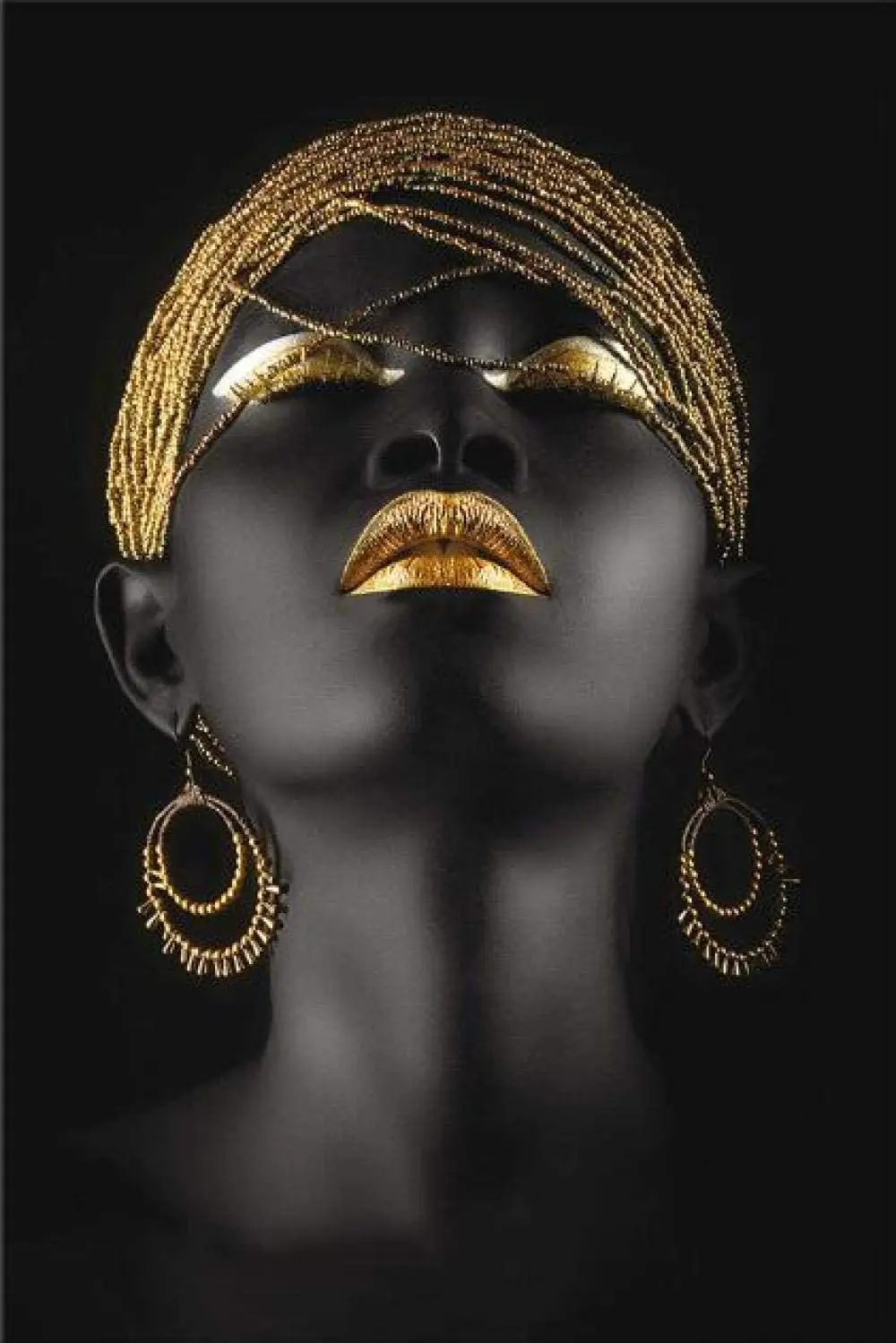 Afrikanka Sa Zlatnim Minđušama – sa ramom