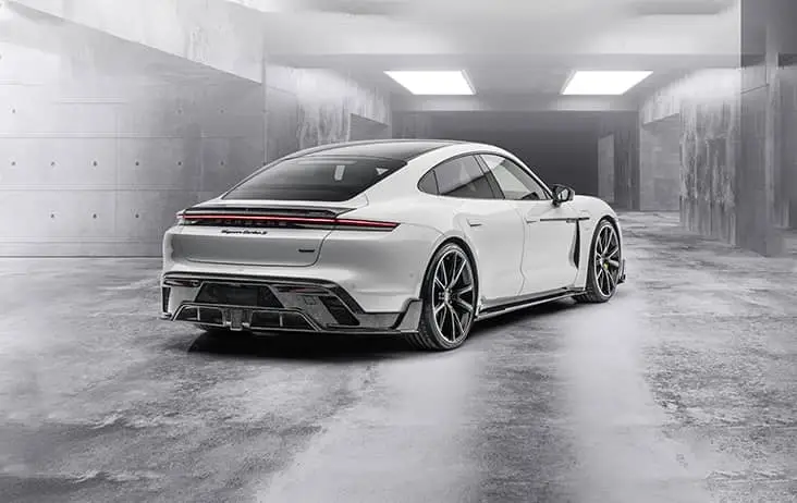 Beli Porsche U Pokretu – sa ramom