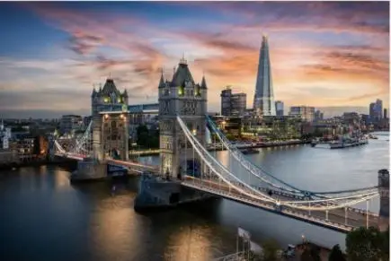 Tower Bridge u Svetlu Večeri – sa ramom